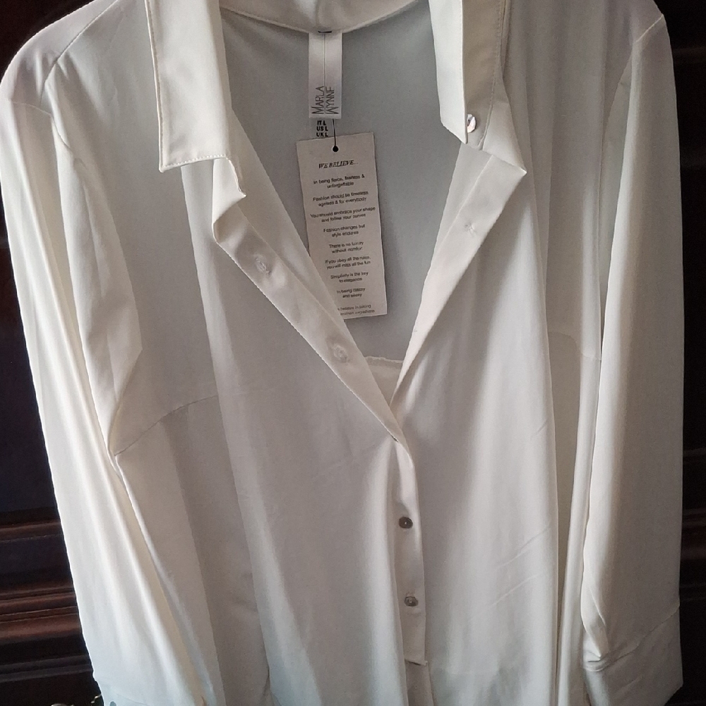 Chic White Button-Up Blouse